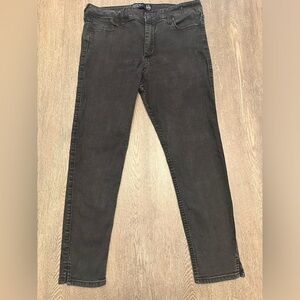 ABERCROMBIE AND FITCH BLACK HIGH RISE ANKLE JEANS - Size 12R / 31W / 26L